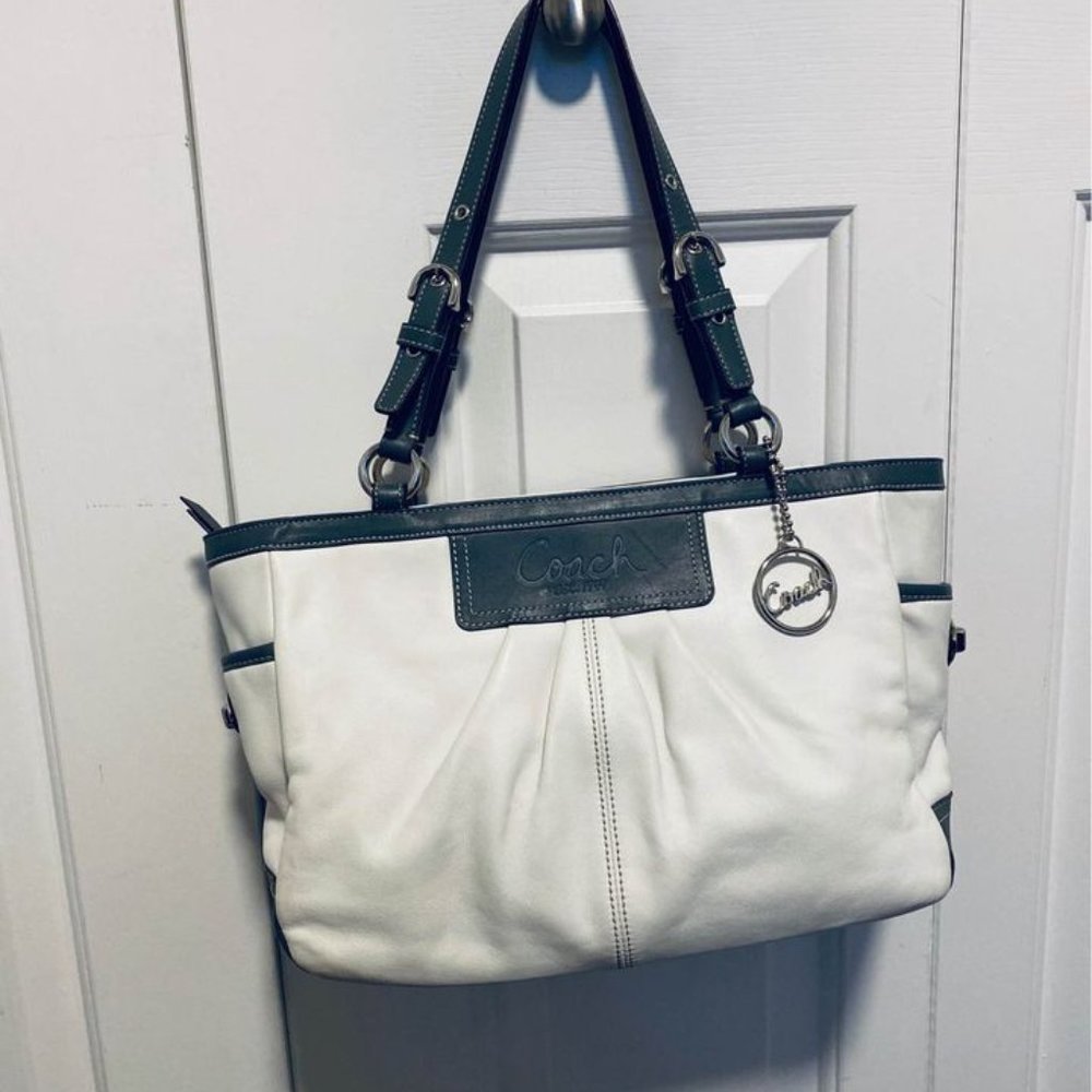 COACH Purse FREE SHIPPING !!!